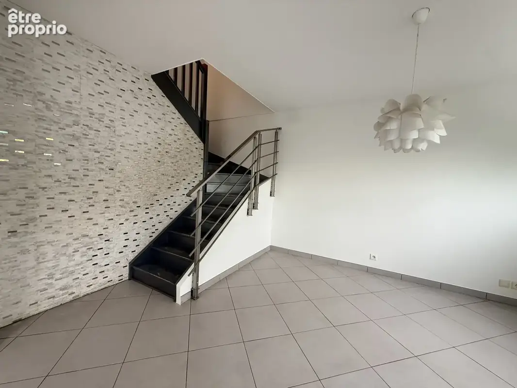 HIDRI IMMO PLUS vous propose en exclusivité une maison avec jardin, terrasses et garage à Saint-Martin-d'Hères - photo 7
