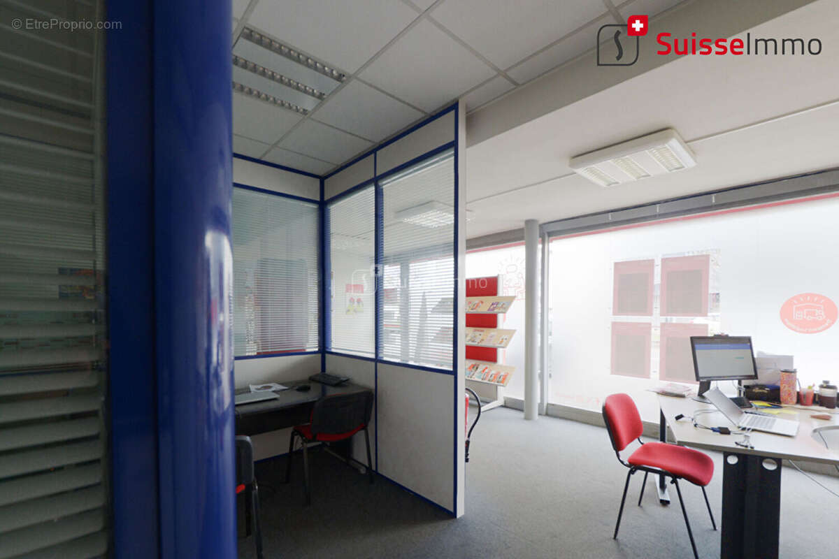 Local commercial  200 m2 - photo 3