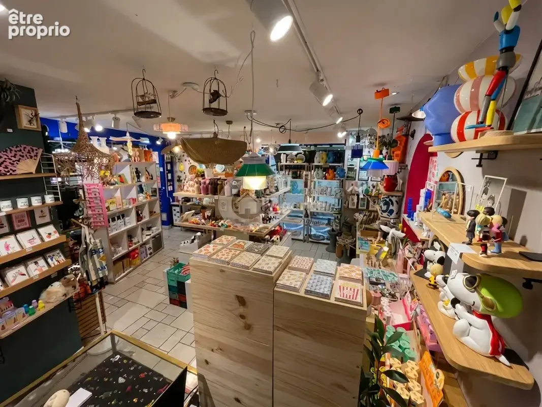 Opportunité rare au cœur du Vieil Antibes : Commerce de décoration clé en main - photo 3