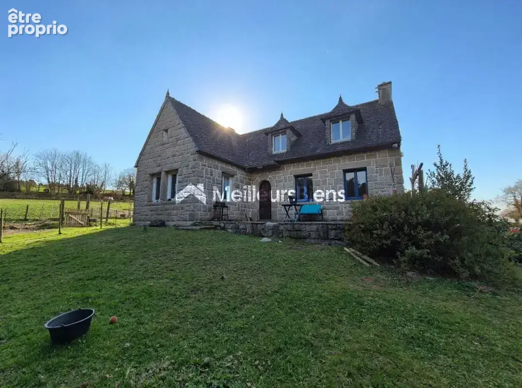 Magnifique propriété centre équestre de 1983 sur un terrain de 1,3 hectares - photo 1