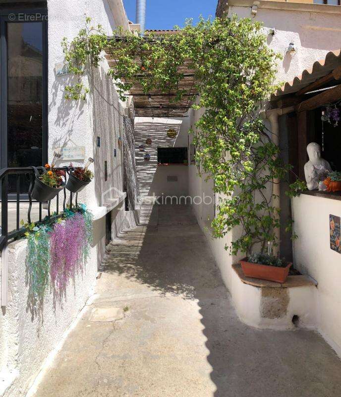 Commerce à REMOULINS