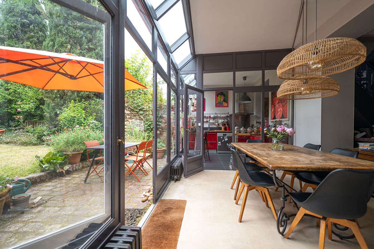 Belle maison de caractère à proximité immédiate de la place Canclaux - photo 2