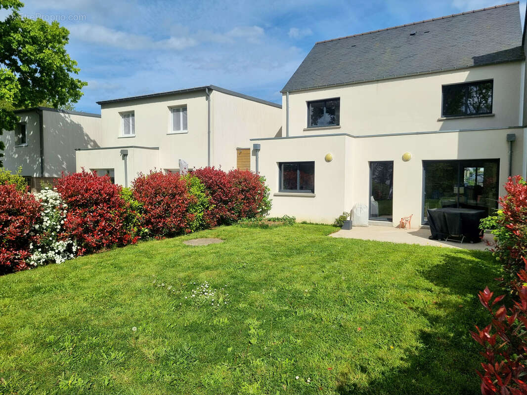 Maison à SAINT-ERBLON