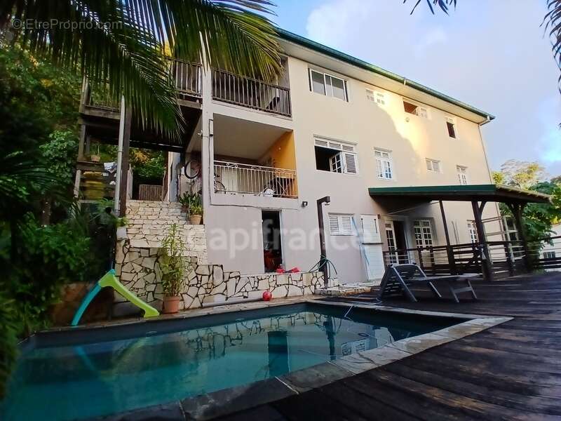 Maison à RIVIERE-PILOTE