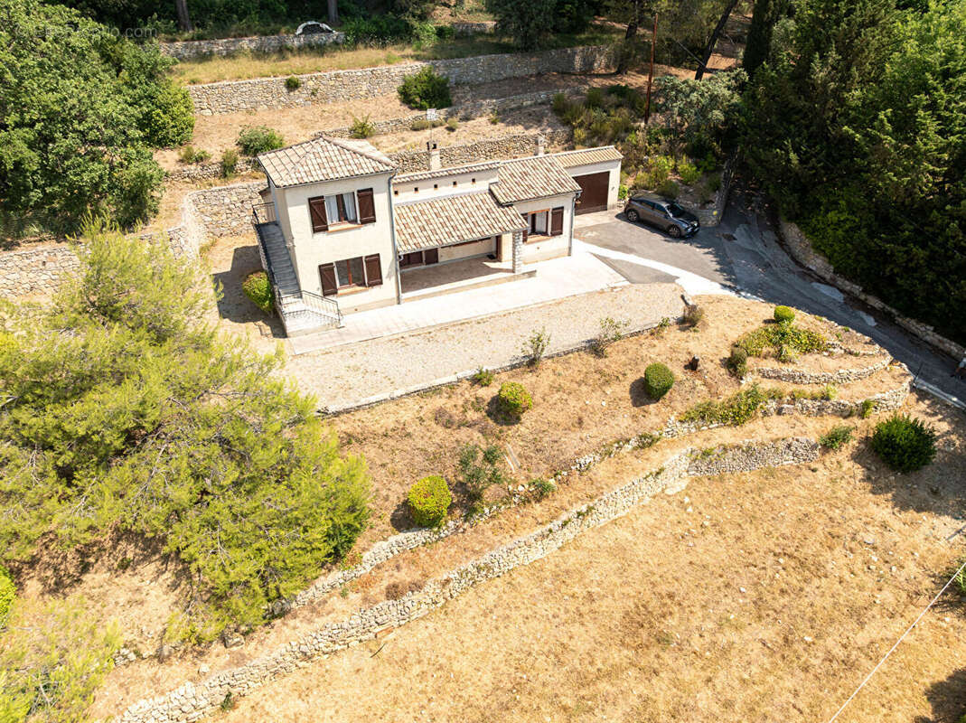 À vendre en exclusivité - lorgues - maison à fort potentiel de 83m²  avec une vue dominante et très grand garage 65m² - photo 23
