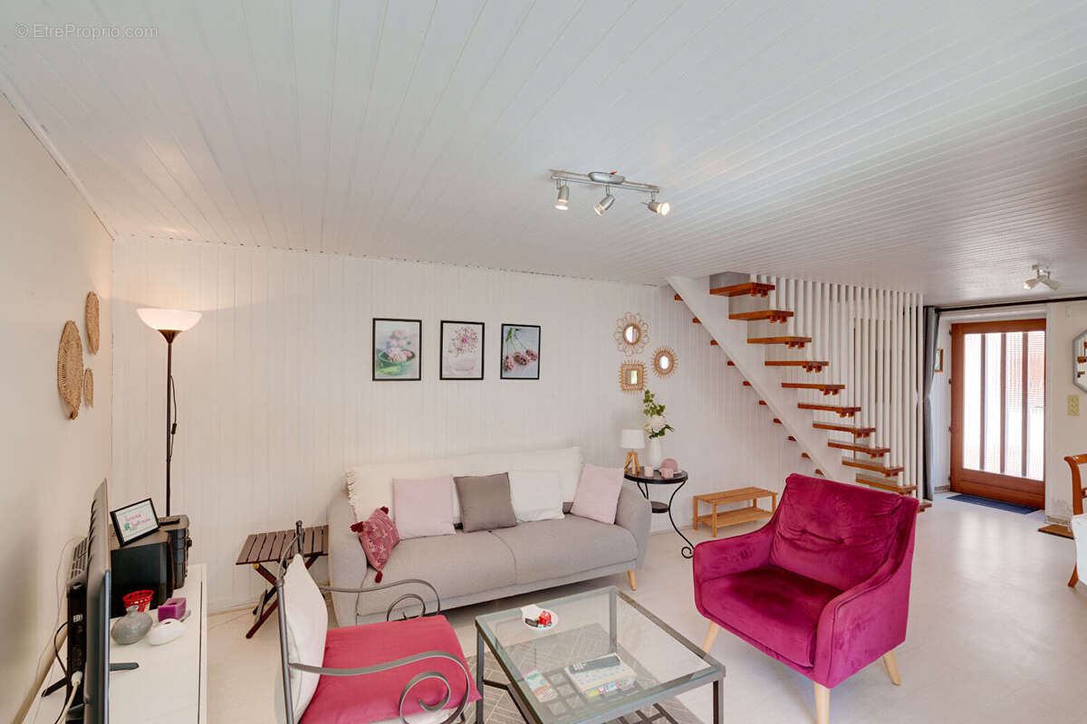 Maison Lugrin 6 pièces 99.75 m² avec jardin dans un secteur très calme. - photo 13