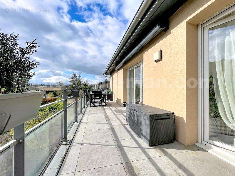 Appartement_T3_Vetraz-Monthoux_Genève_Ceva_tramway_Suisse_investissement_Séjour_Cuisine_ - Appartement à VETRAZ-MONTHOUX