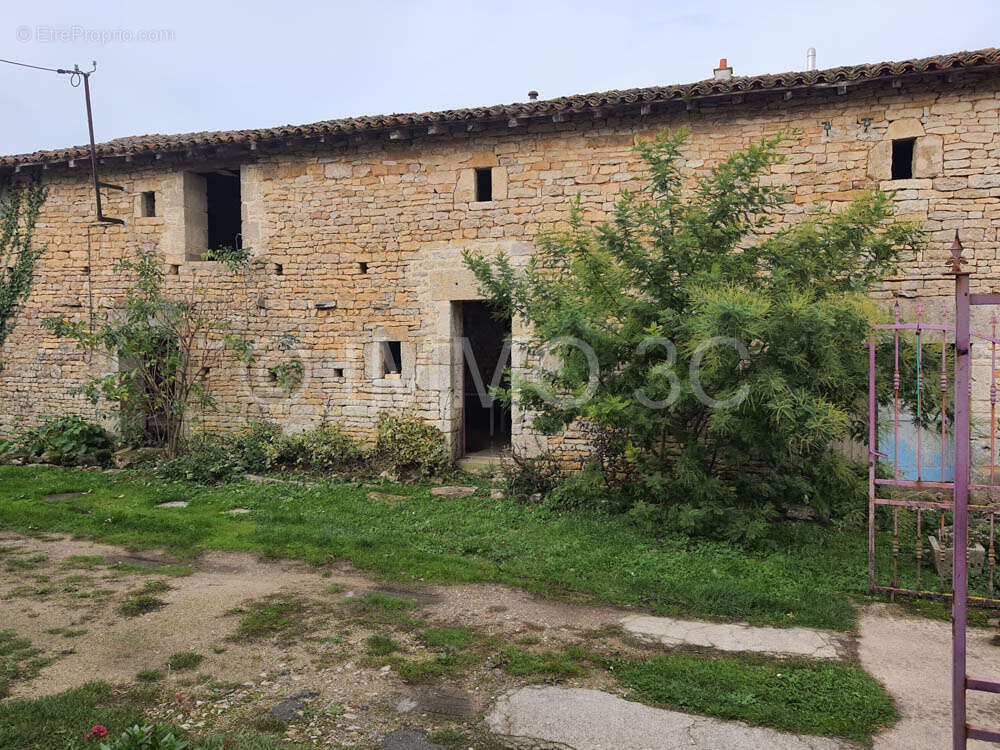 Maison à LEZAY