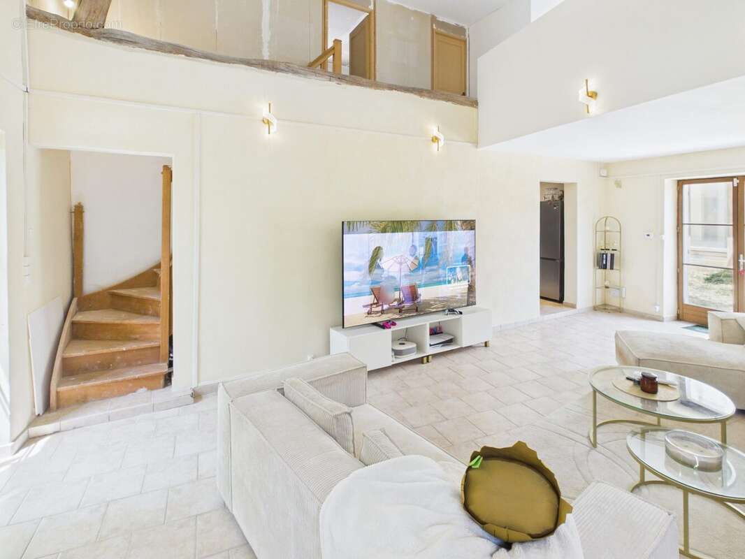 Maison 190 m² à Ouanne  - photo 7