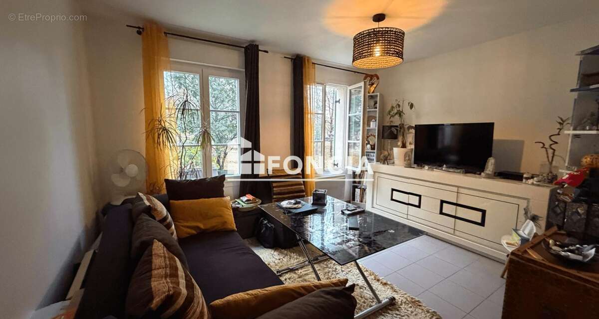 Appartement à MOISSY-CRAMAYEL