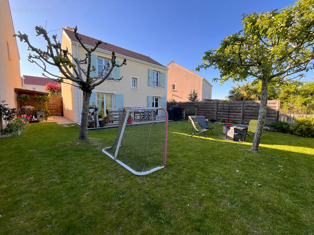 Maison à PLAISIR