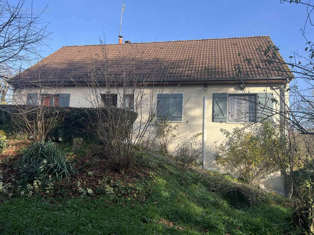 Maison à COULANGES-LES-NEVERS