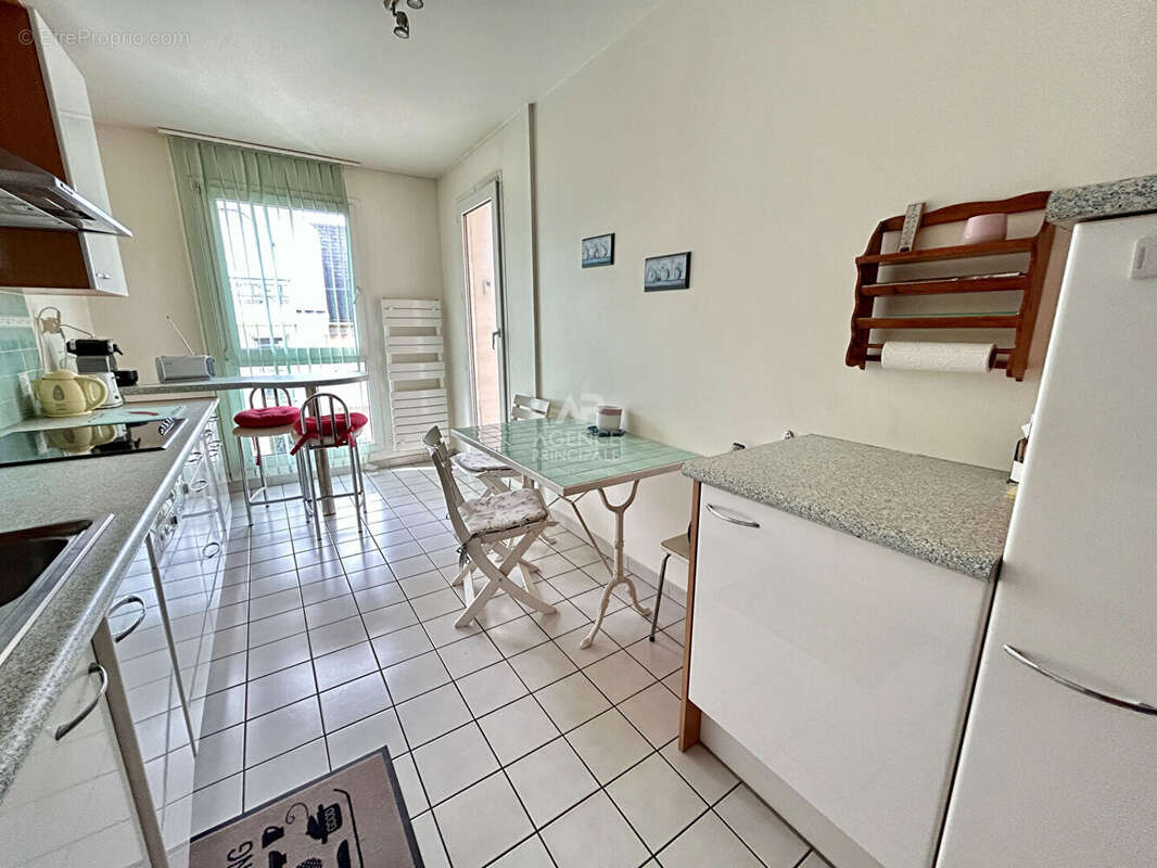 Appartement Poissy 4 pièce(s) 98 m2 - photo 3