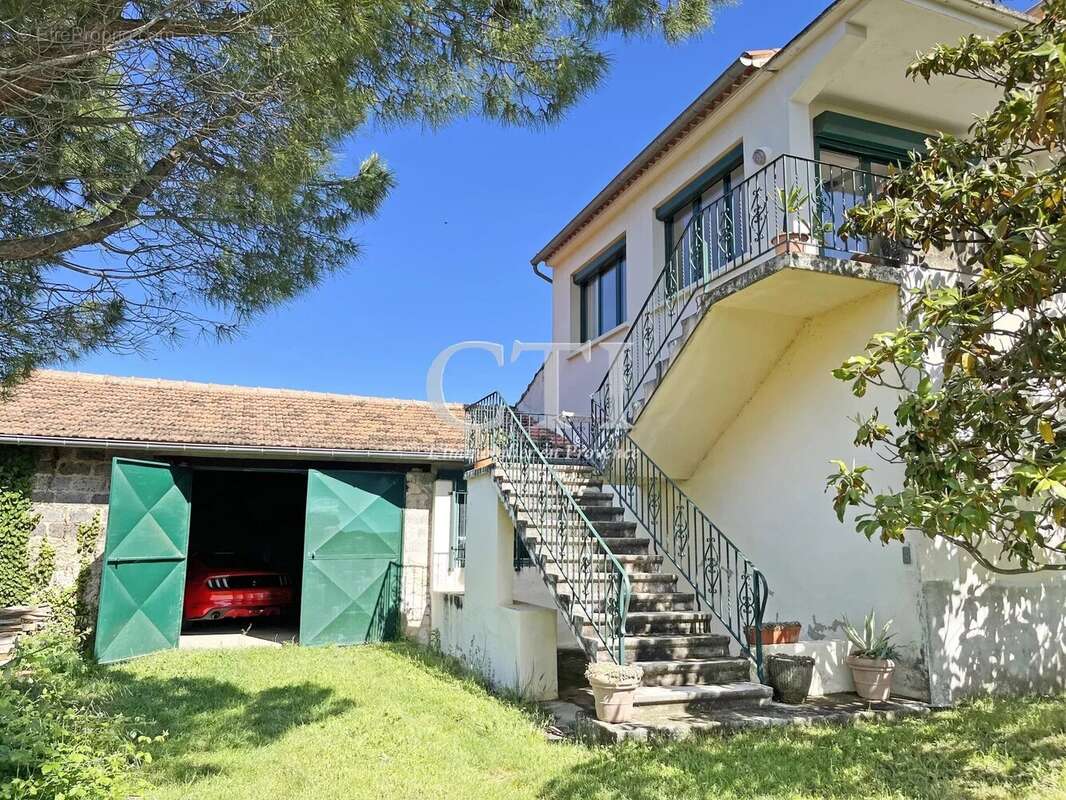Maison à VAISON-LA-ROMAINE