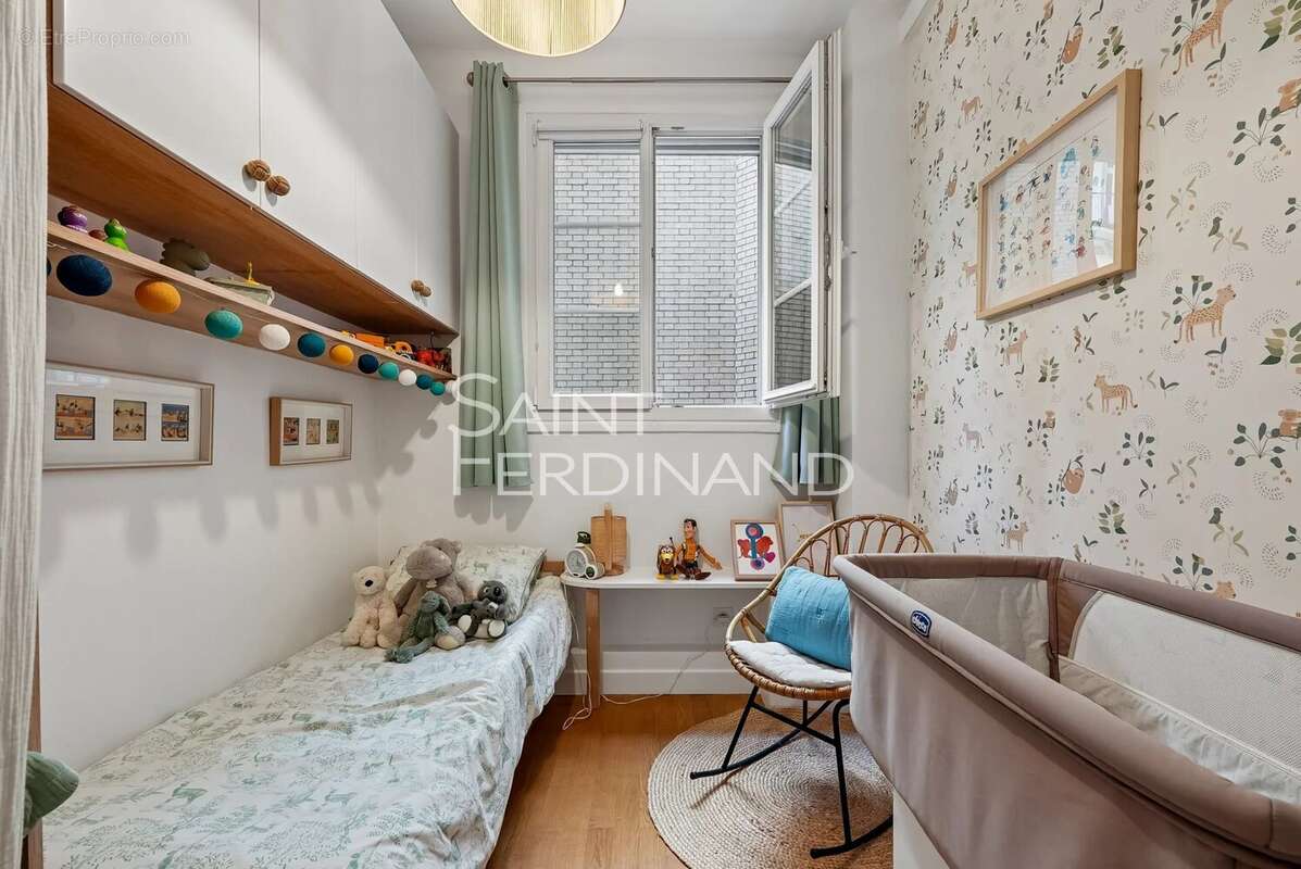 Appartement à NEUILLY-SUR-SEINE