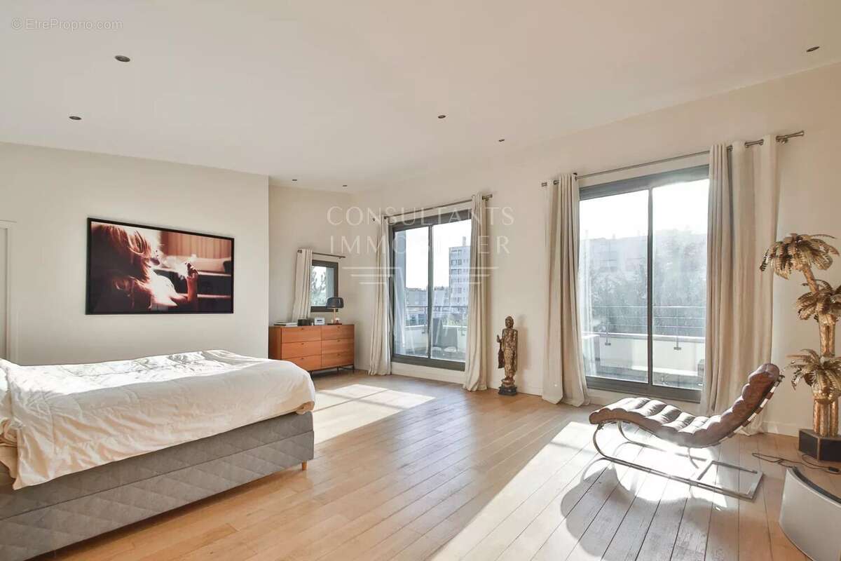 Maison à ISSY-LES-MOULINEAUX