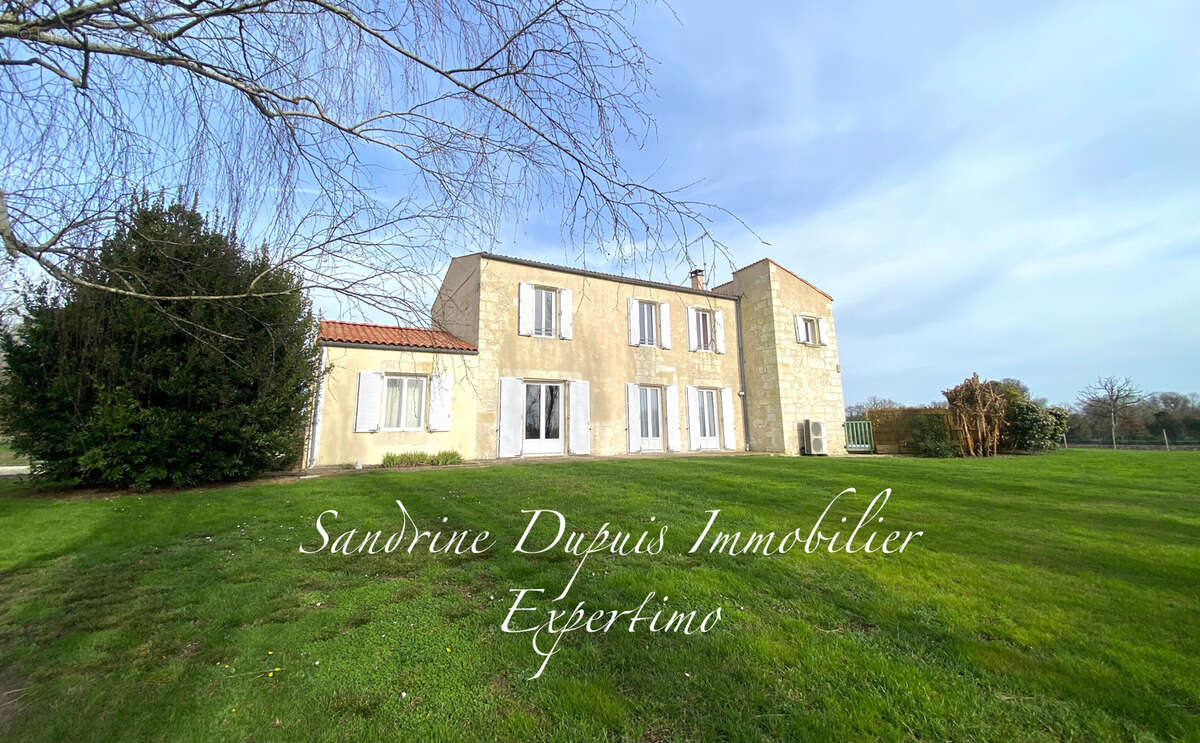 Maison à CHERMIGNAC