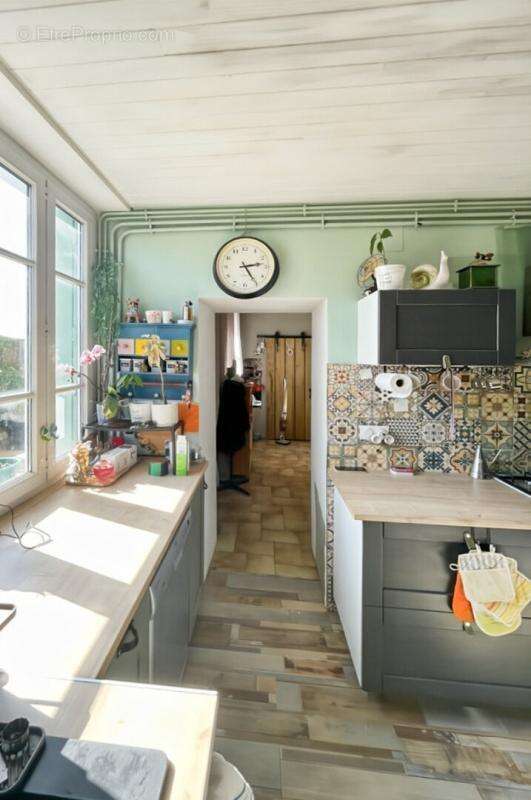 Charmante maison familiale, 5 chambres,  Terrain clos et arboré de 645 m² - photo 8