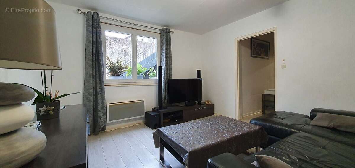 Commerce à SOUCIEU-EN-JARREST