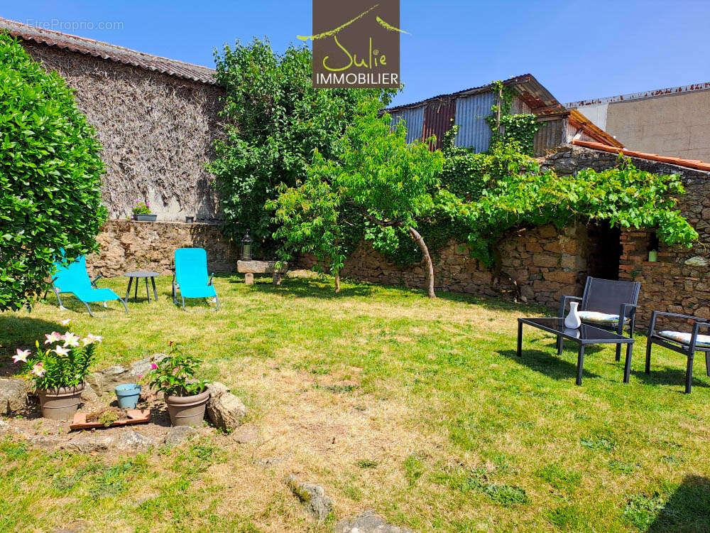 Maison à CERIZAY