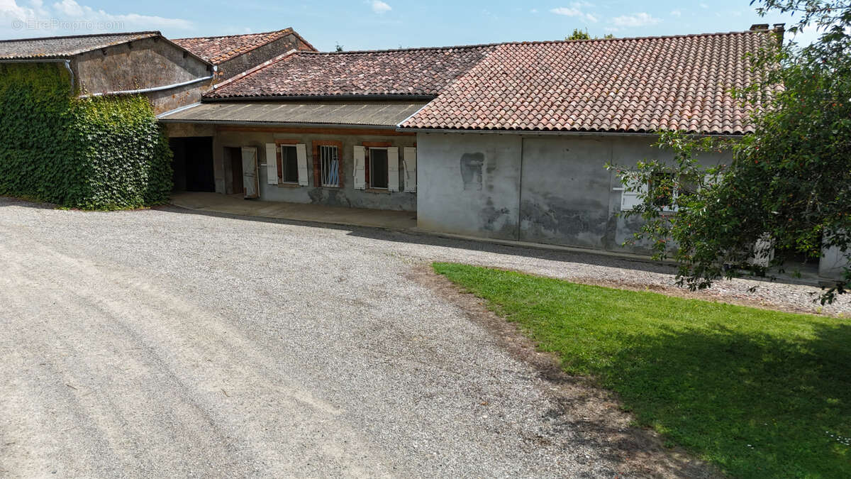 Maison à LEZAT-SUR-LEZE