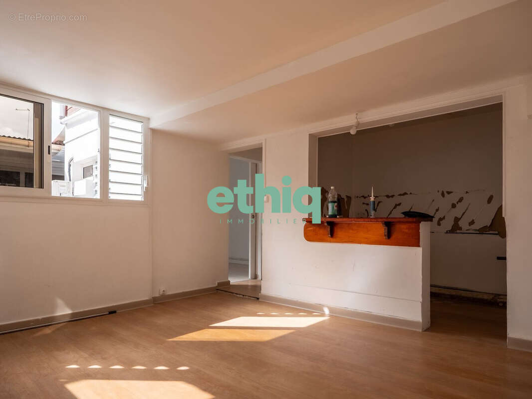 Appartement à POINTE-A-PITRE