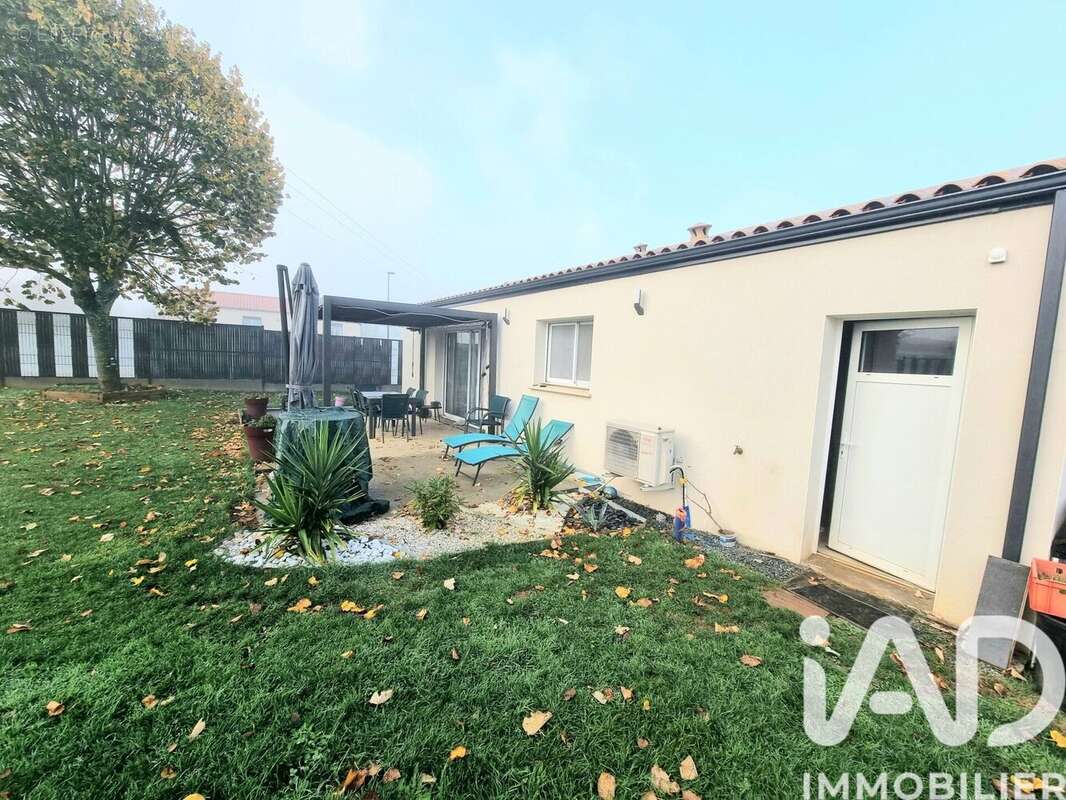 Photo 3 - Maison à SAINT-HILAIRE-LE-VOUHIS