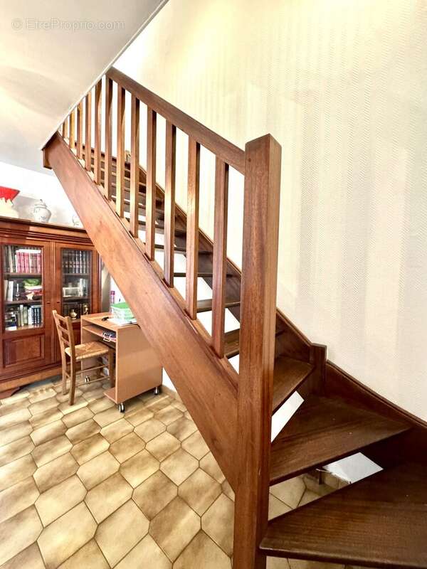 Maison à SAINT-ETIENNE-DU-ROUVRAY