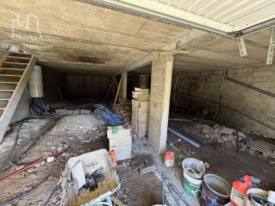 Maison à AUMONT-AUBRAC