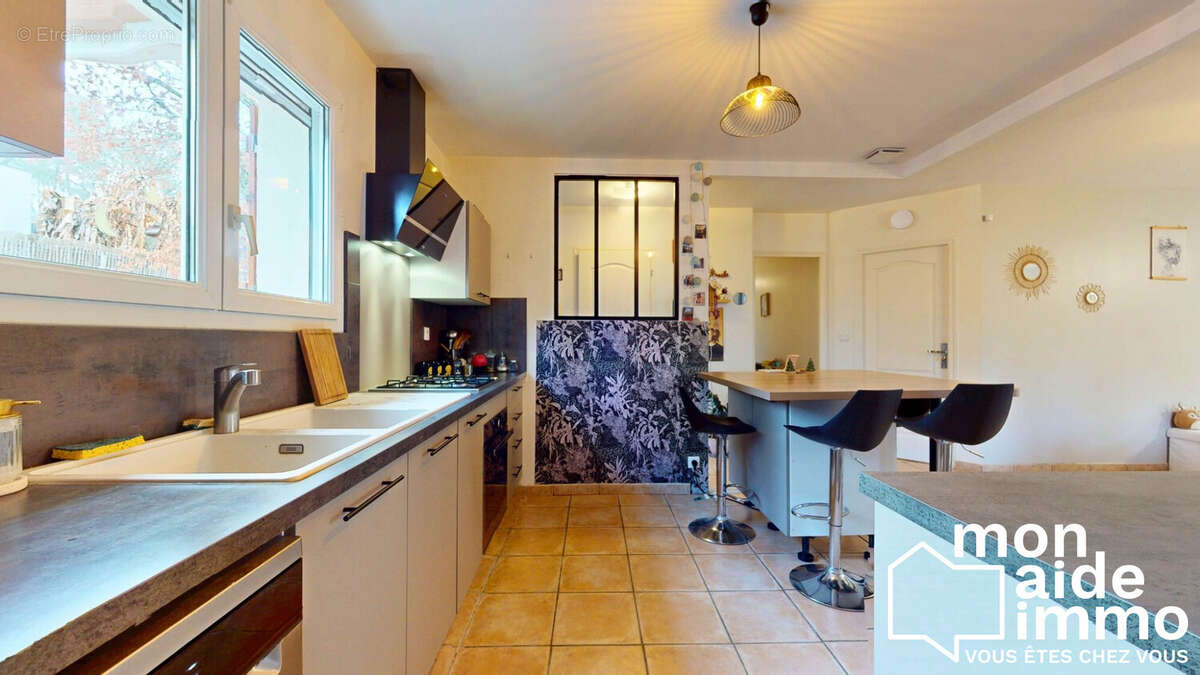 Maison à FARGUES-SAINT-HILAIRE