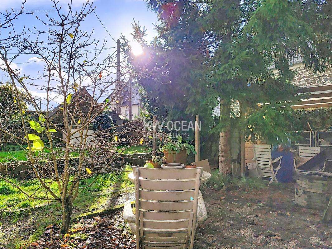 Maison à PLEYBER-CHRIST