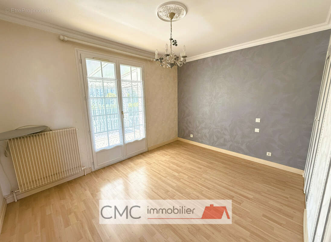 Maison à BARJOUVILLE