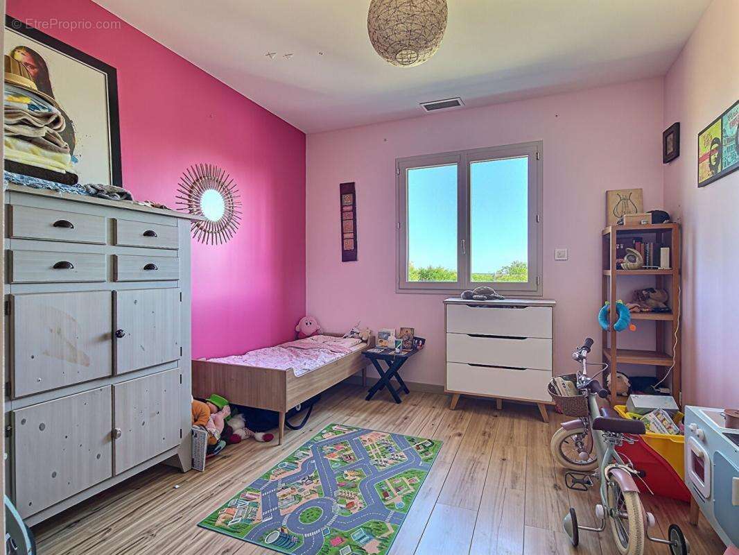 Joli pavillon de plain-pied - VERNOIL LE FOURRIER (49390) - photo 7