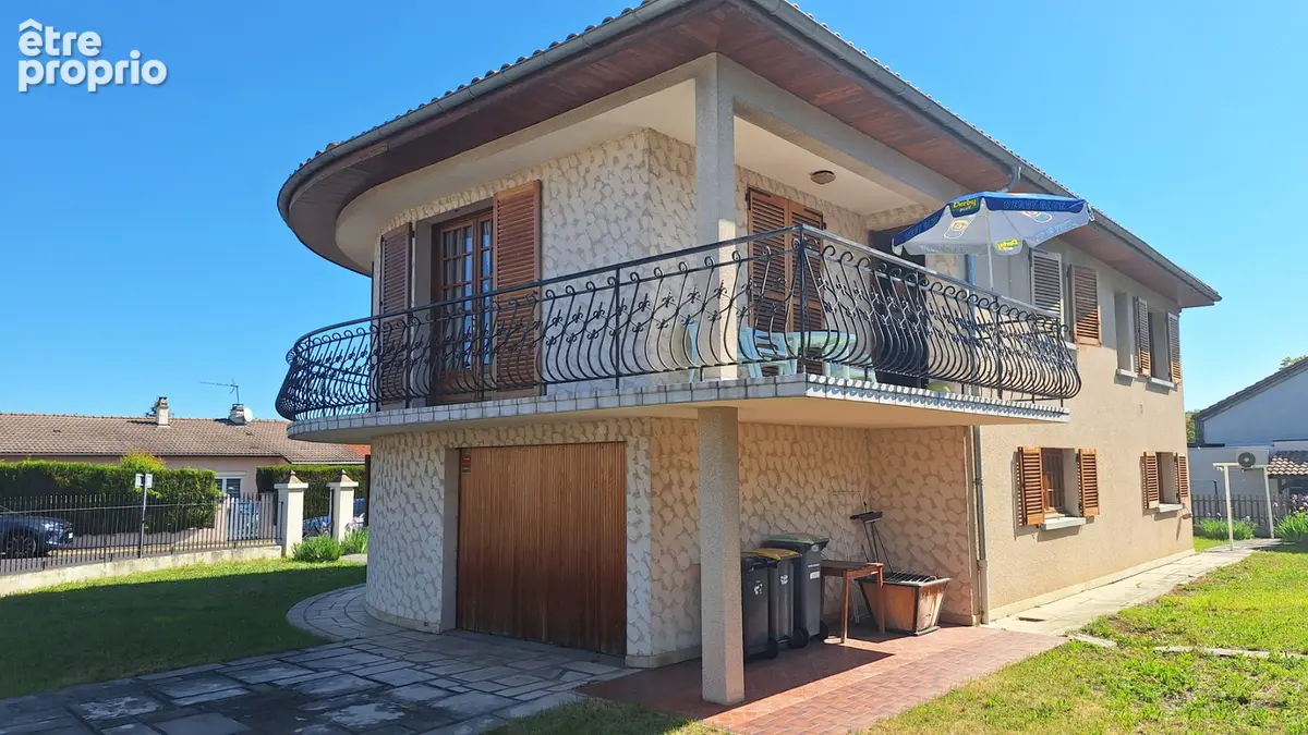 Maison Cournon D Auvergne 6 pièce(s) 146 m2 - photo 1