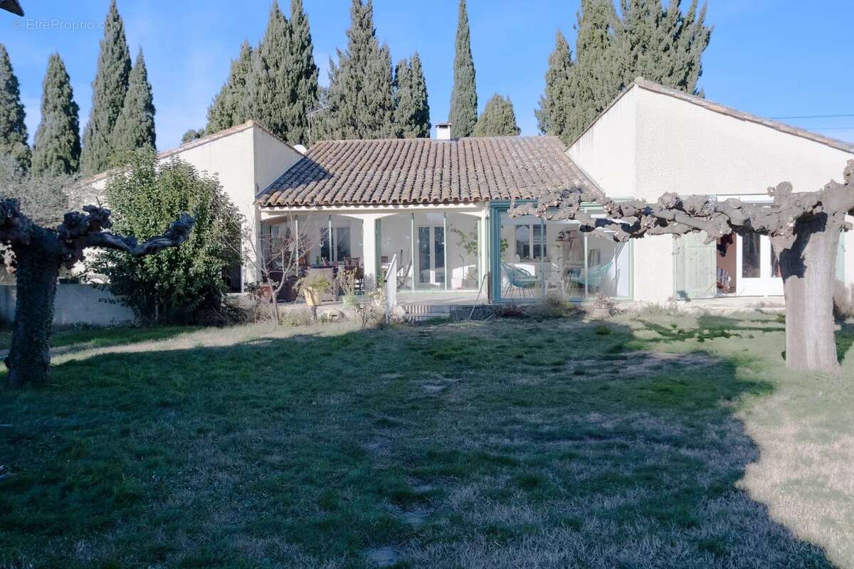 Maison à FONTVIEILLE