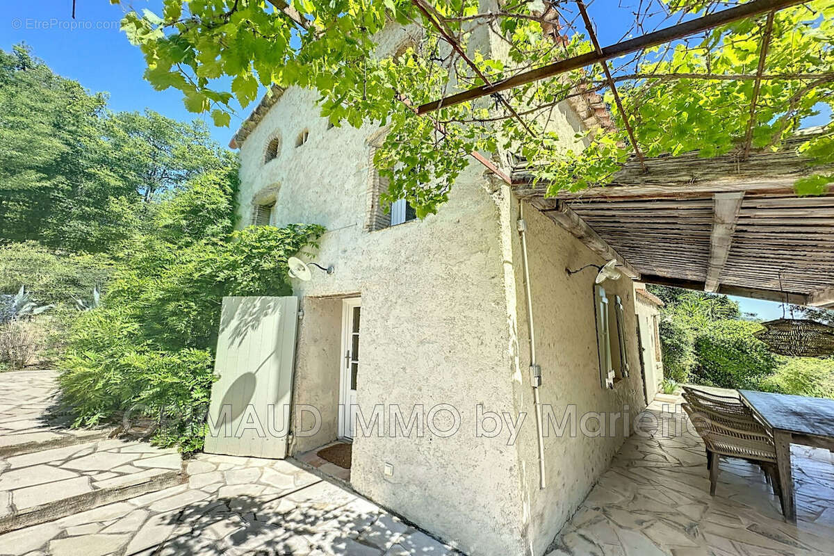 Maison à LA GARDE-FREINET