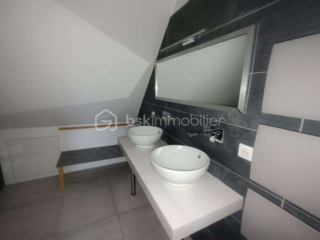 Belle Maison Rénovée en 2019 de 120 m2 et Grange de 200 m2 sise sur 3 877 m2 - photo 12