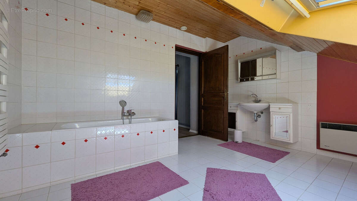 ETERCY - Maison familiale avec piscine chauffée - photo 11