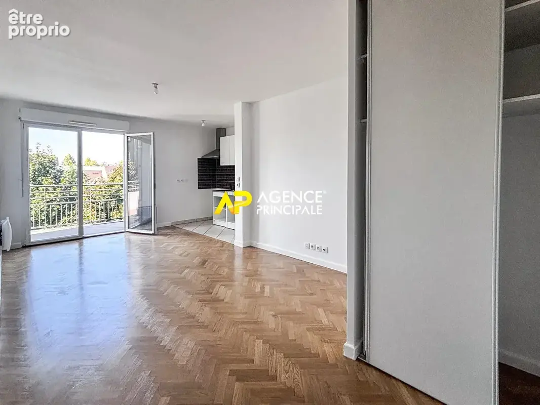 Appartement à SARTROUVILLE