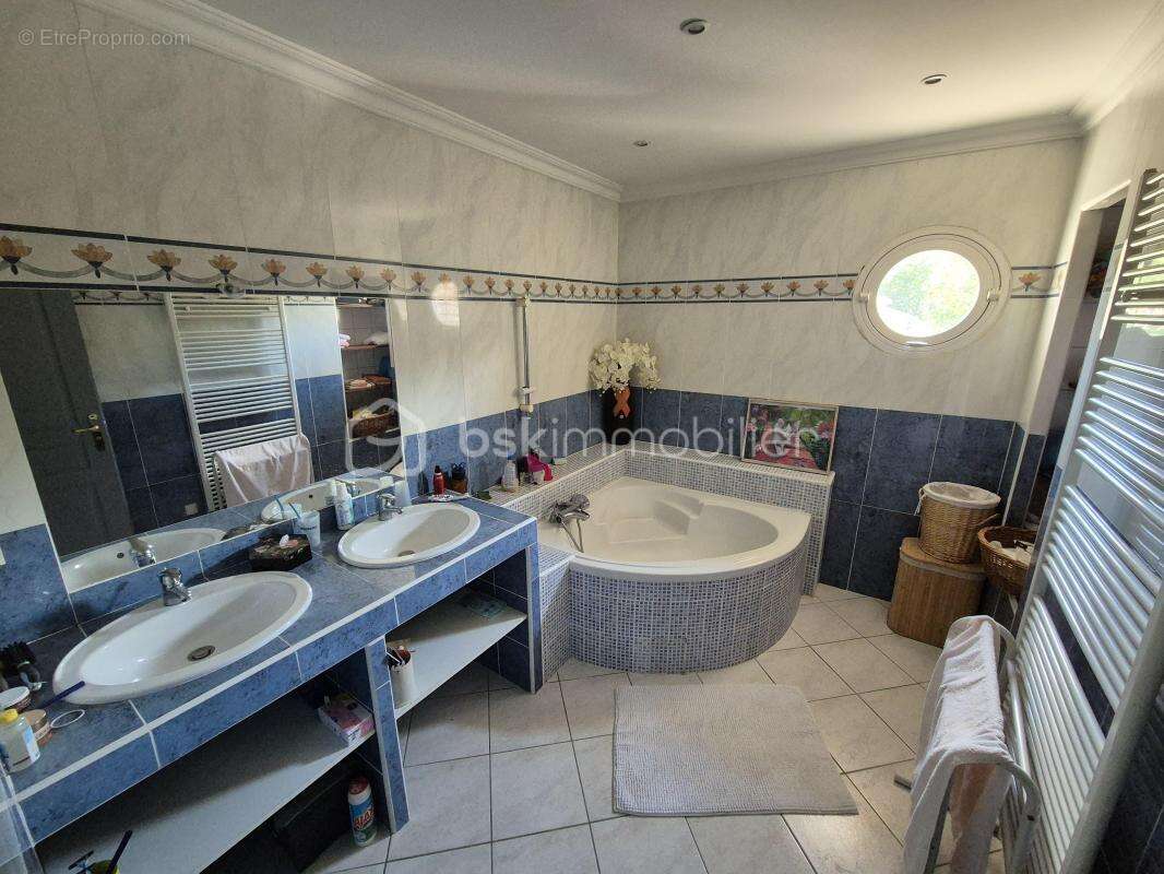 Coup de cœur familial - maison de charme 145 m² - 4 ch - jardin plat 667 m² - messimy-sur-saône - photo 17