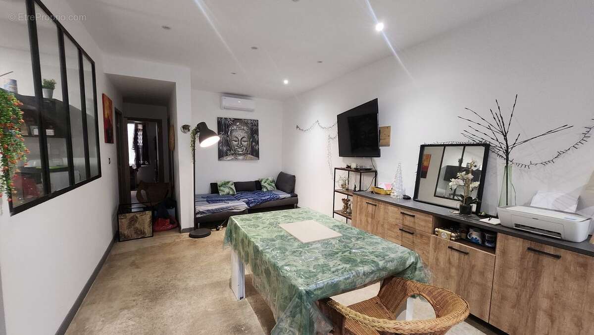 LA CIOTAT Entirèrement rénové - calme - appartement T3 - - Appartement à LA CIOTAT