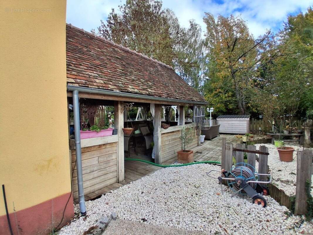 Grande maison de famille sur un joli terrain de 1500 m2 ! - photo 14
