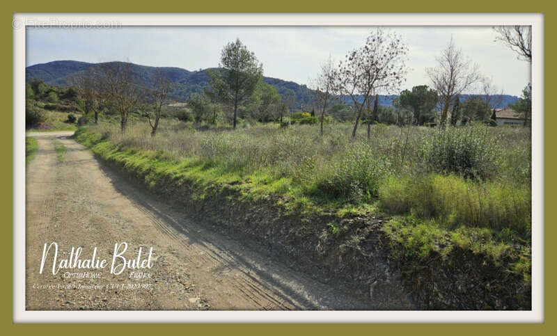 Terrain à PIERRERUE