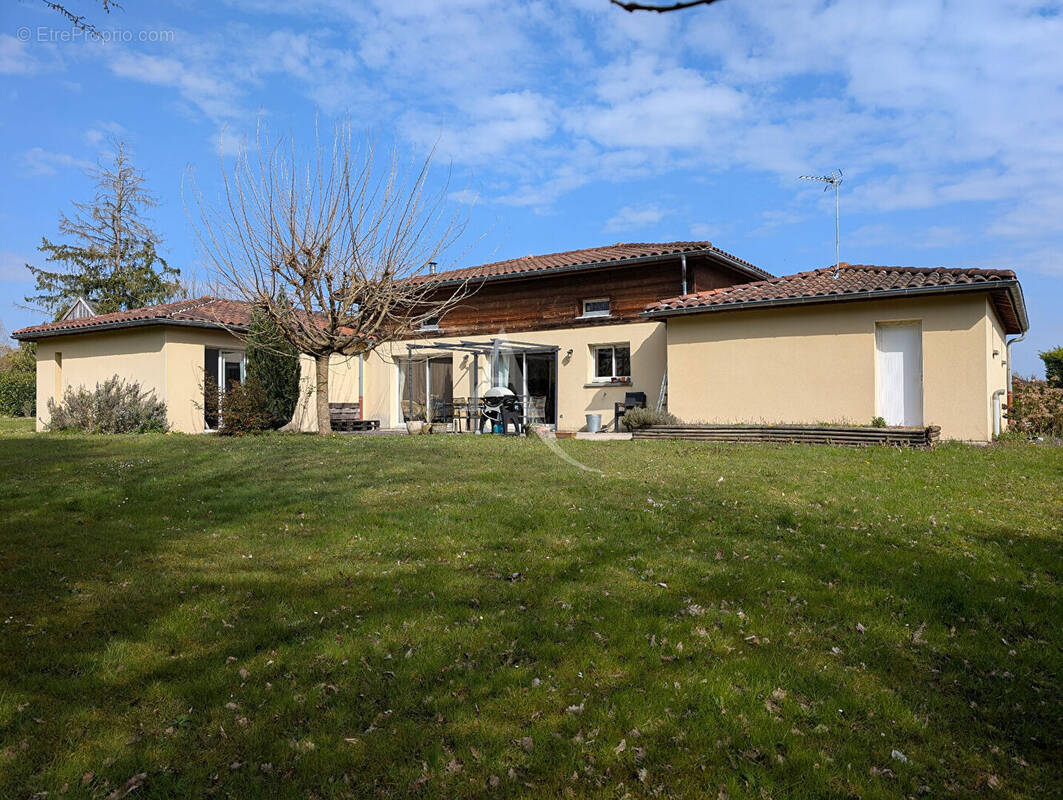 Maison à MONTRACOL