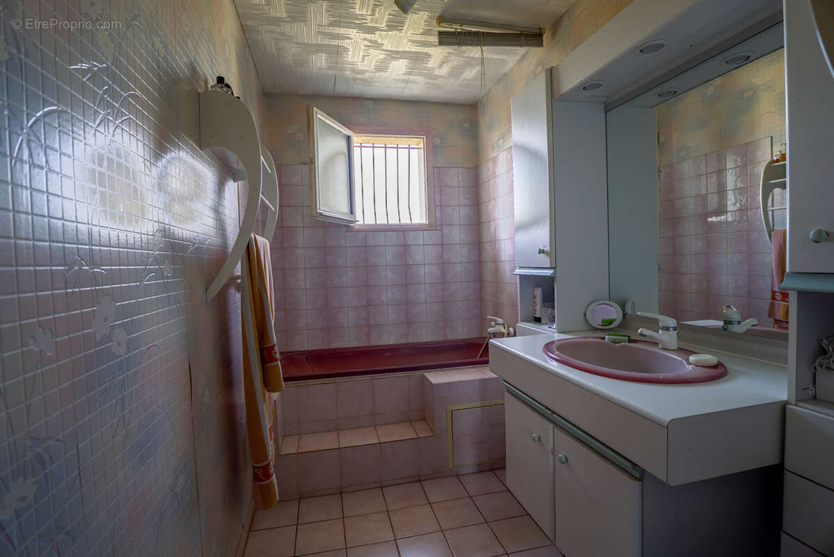 Maison independante 151m2 environ / 9 pieces / 4 chambres / terrain 730m2 environ - photo 11
