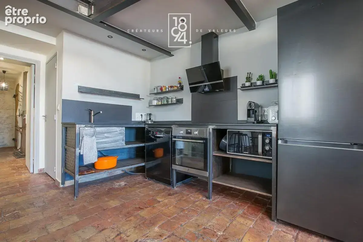 Duplex de type 3/4 entièrement rénové, d’une superficie de 130 m², situé secteur Vieux-Port avec vue mer - photo 8