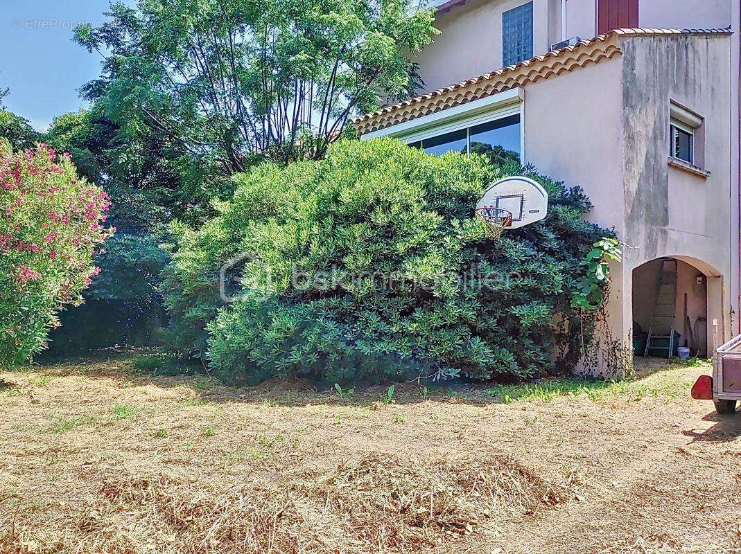 Frontignan maison bourgeoise offrant 7 chambres, en plein coeur de ville jardin 560 m² - photo 4