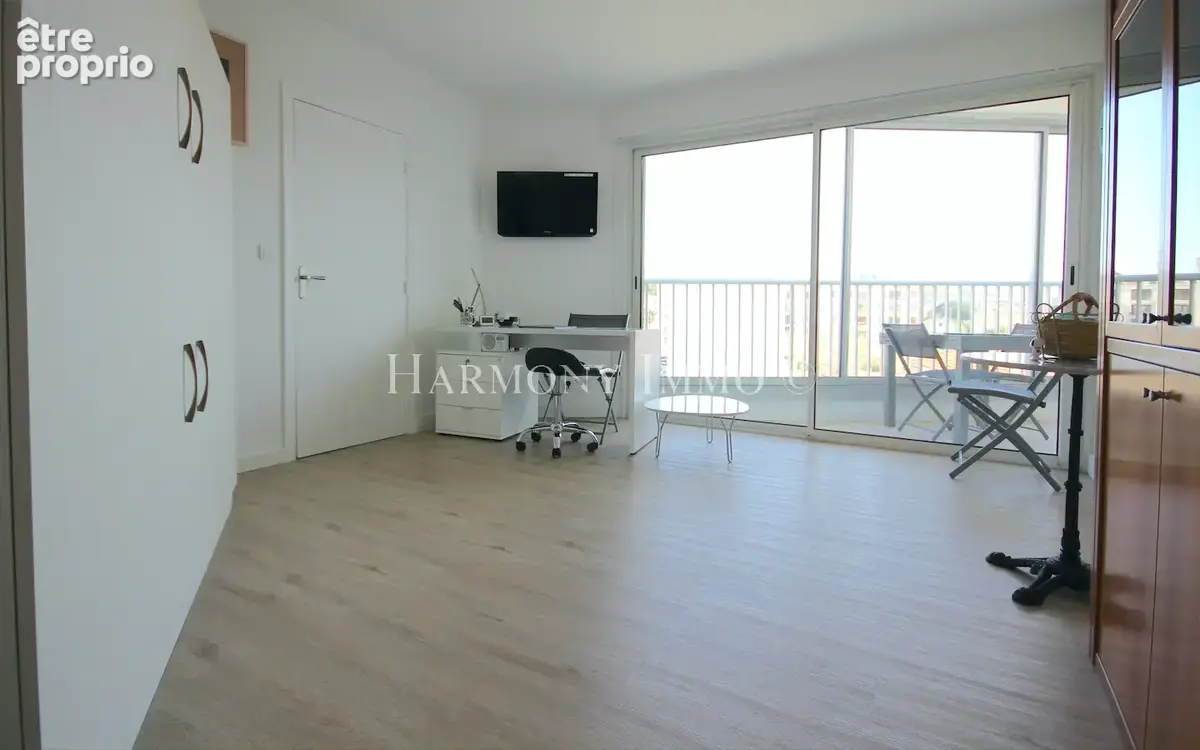 Saint-raphaël centre-ville appartement t1 bis prêt à vivre. - photo 2