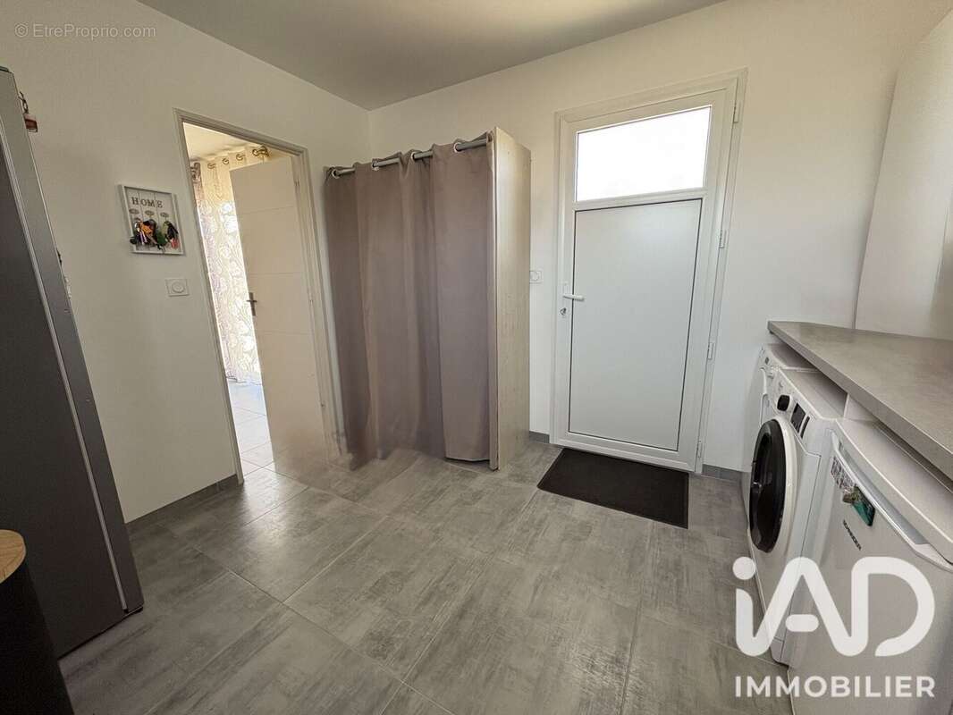 Maison 134 m² à Villebernier  - photo 7