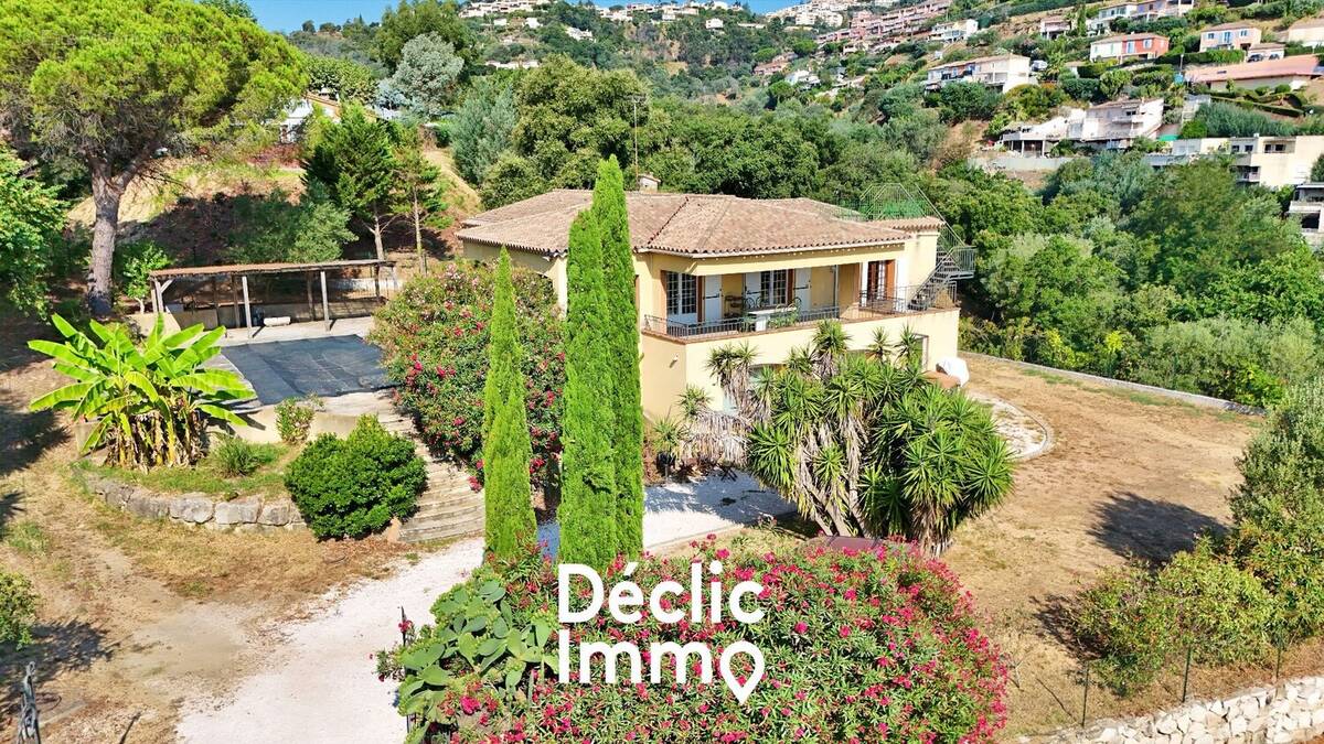 Photo Maison à Mandelieu-La-Napoule au prix de 1 199 000€
